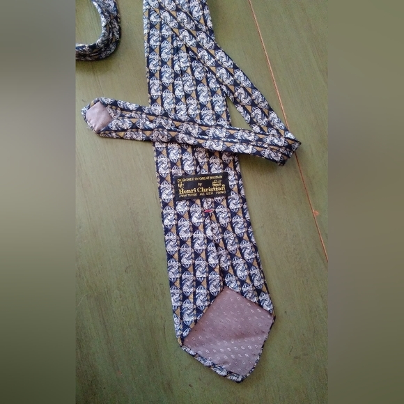 Henri Christian 100% Silk Old World Pattern Tie - Picture 2 of 5